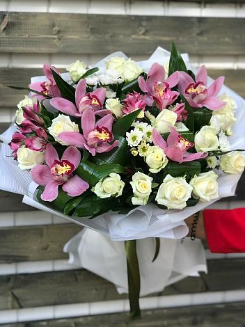 Букет цветов из: Розы и Хризантемы в Тугулуке