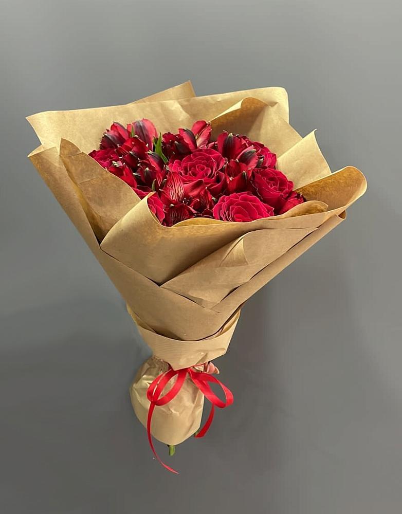 Букет цветов из: Альстромерии и Розы в Тугулуке