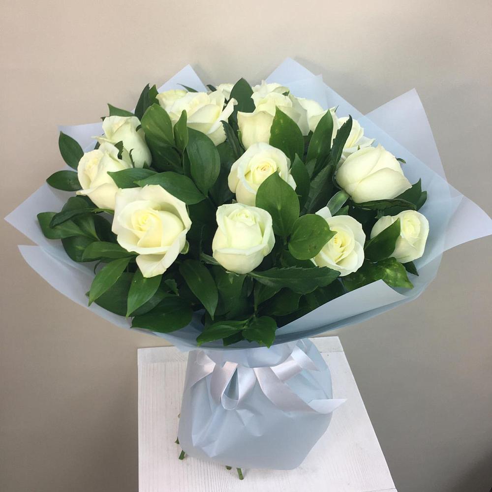 Букет 15 Белых роз Проуд в Тугулуке