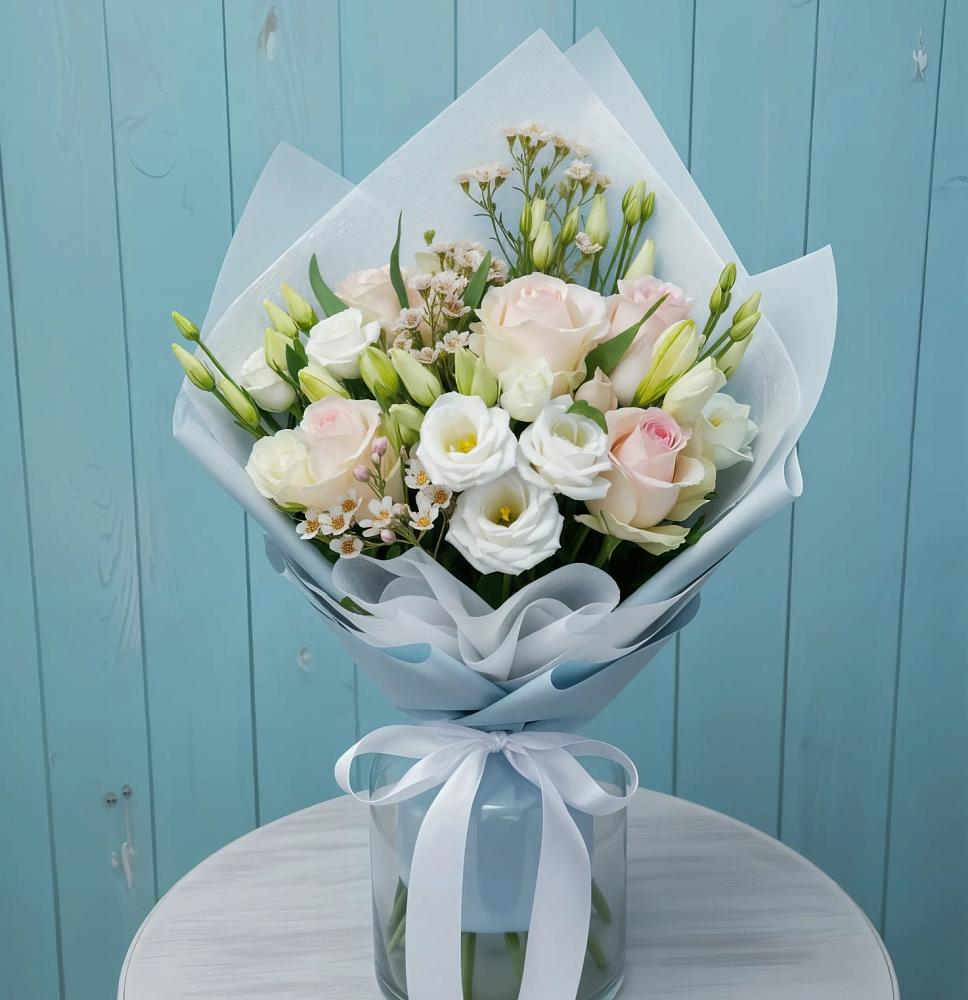 Букет цветов из: Розы и Лизиантусы в Тугулуке