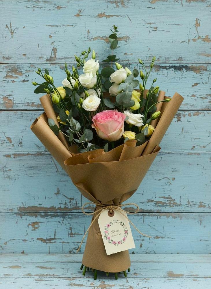 Букет цветов из: Розы и Лизиантусы в Тугулуке