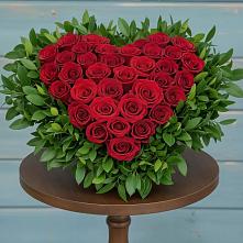 Цветочная композиция из Розы в виде сердца в Тугулуке