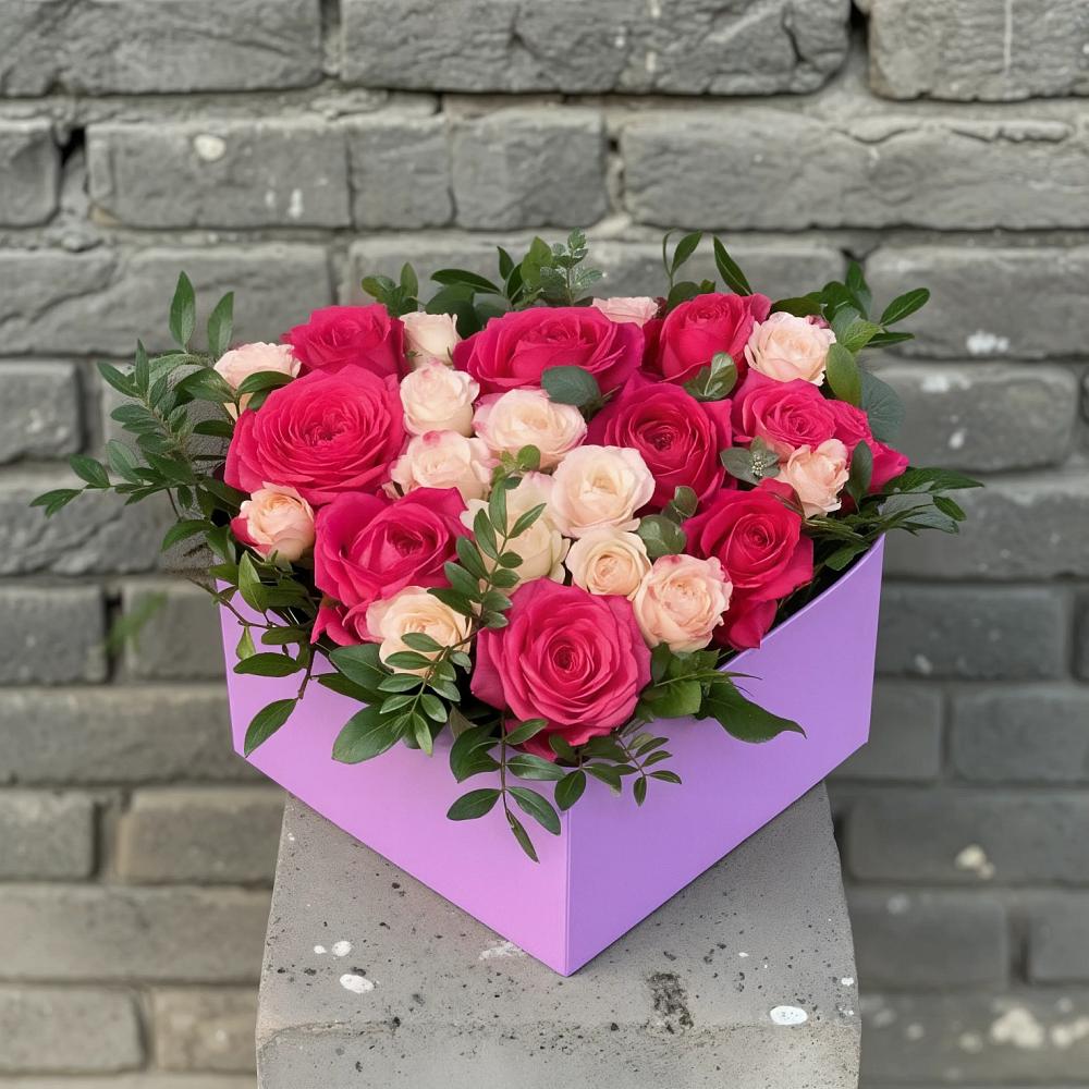 Цветочная композиция из Розы в коробке в Тугулуке