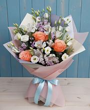 Букет цветов из:  Лизиантусы, Розы, Альстромерии и Гипсофила в Тугулуке