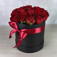 Цветочная композиция из Розы в шляпной коробке в Тугулуке