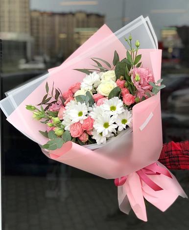 Букет цветов из: Розы, Лизиантусы и Хризантемы в Тугулуке